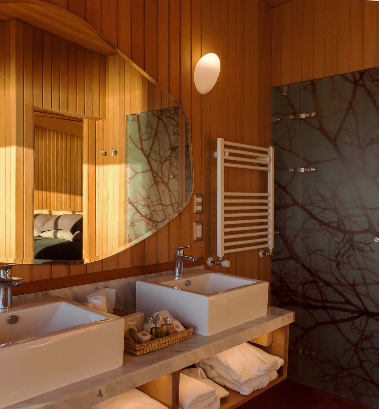 Feel at one with nature Left