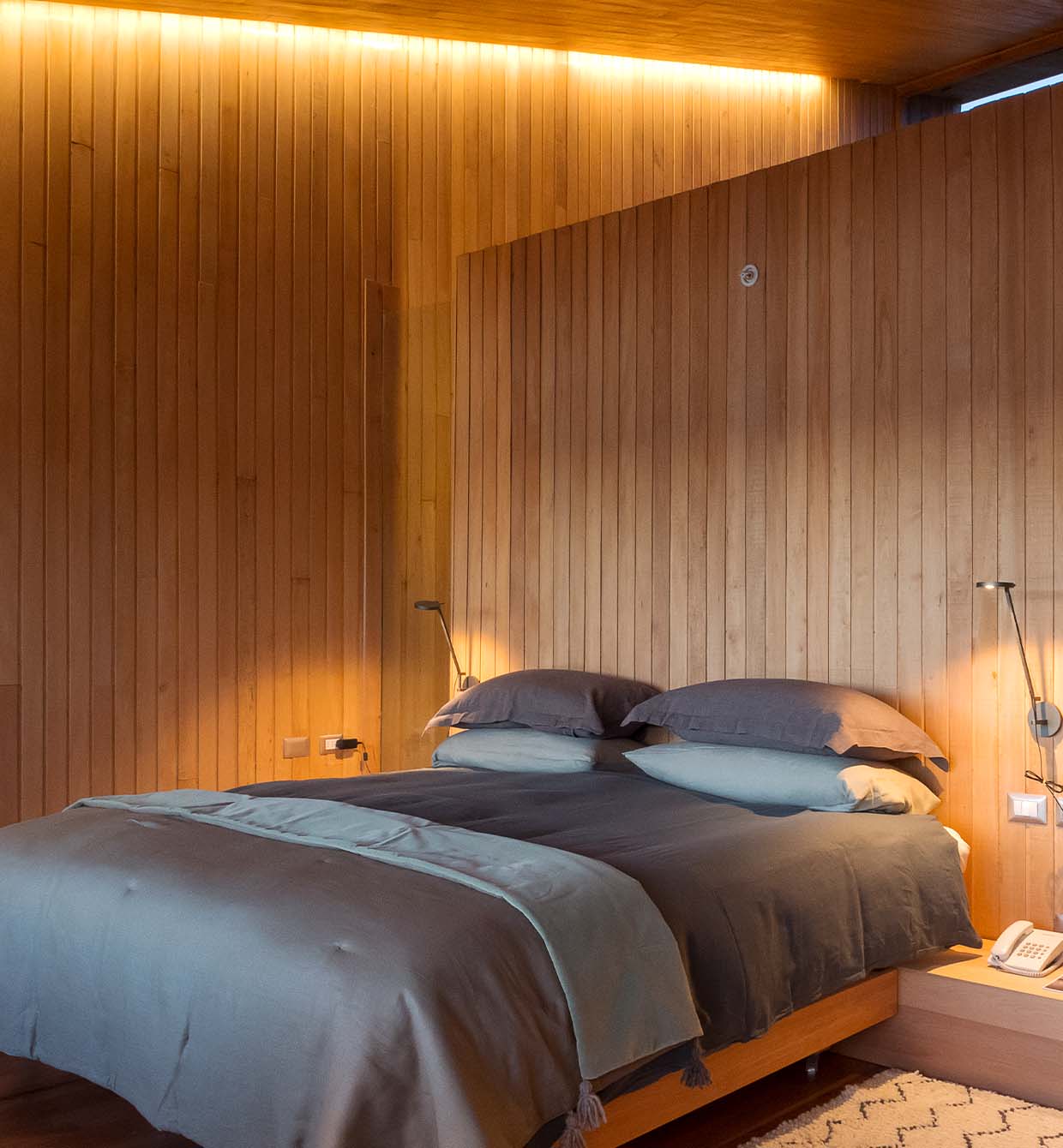 Feel at one with nature Left