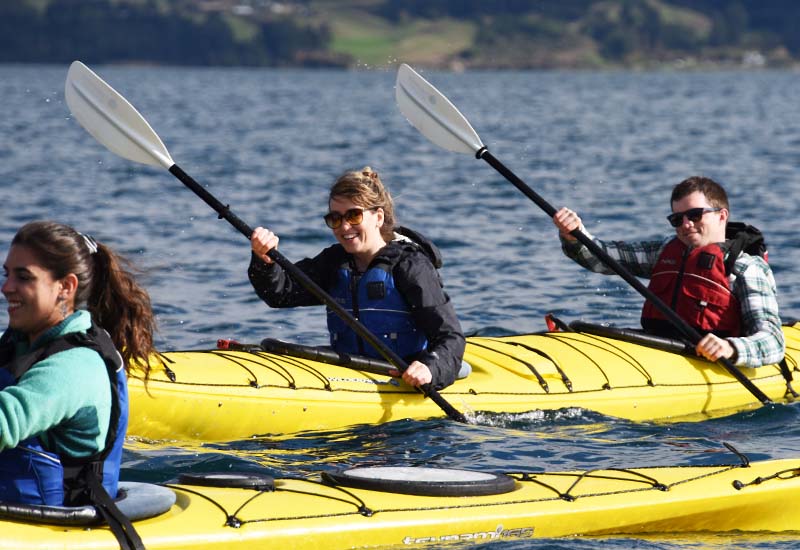 kayaking-with-peales-dolphins-in-chiloe